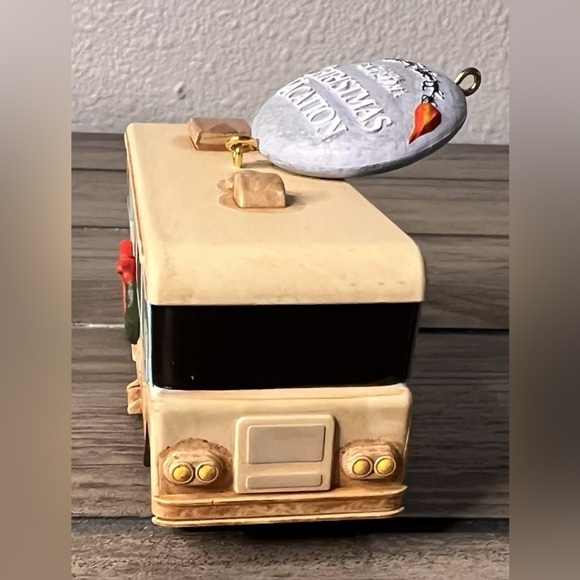 Hallmark NEW 2009 Cousin Eddies RV Ornament National Lampoons Christmas Vacation - Picture 9 of 10